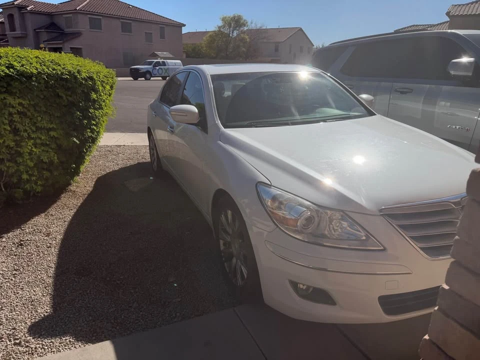 2011 Hyundai Genesis - Image 7 of 10