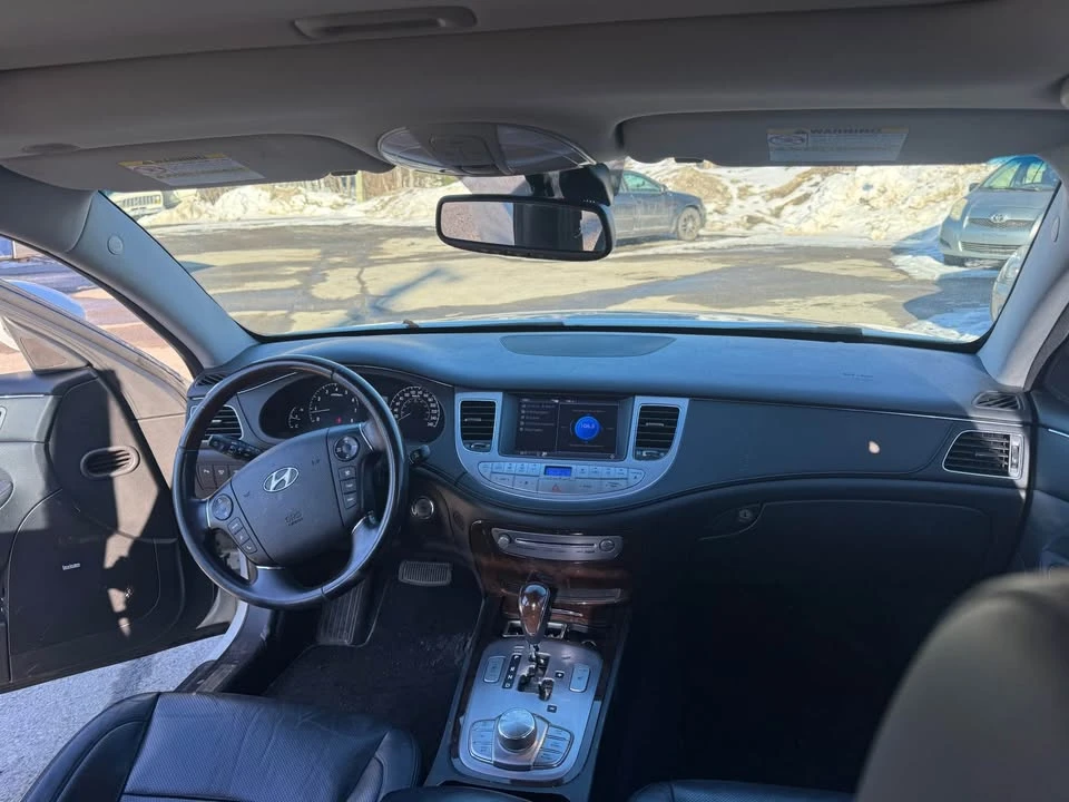 2011 Hyundai Genesis - Image 17 of 19