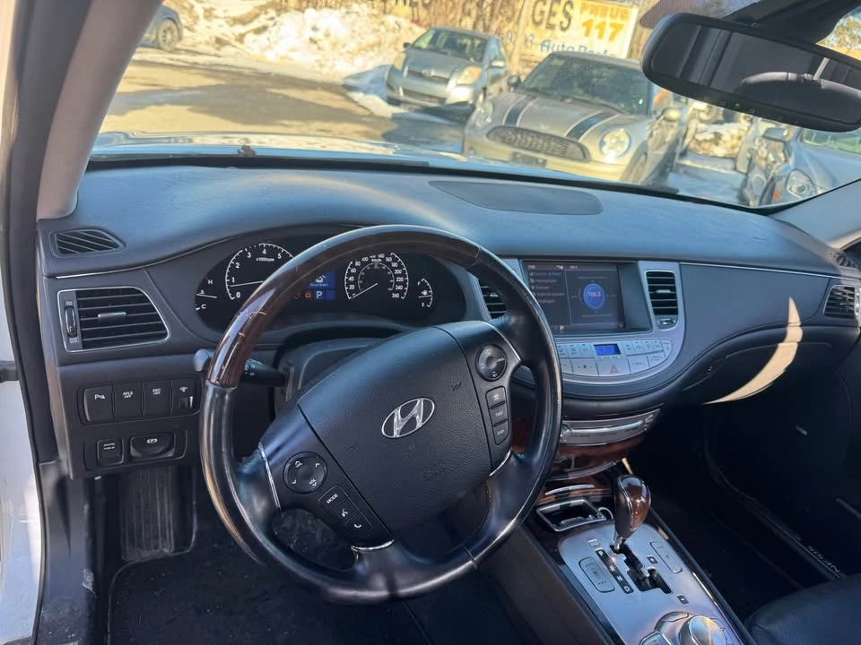 2011 Hyundai Genesis - Image 16 of 19