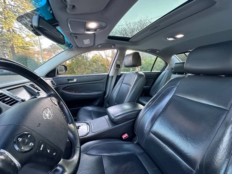 2011 Hyundai Genesis - Image 12 of 20