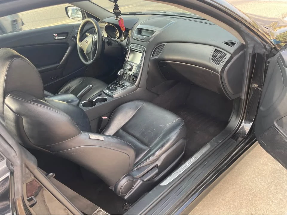 2011 Hyundai Genesis - Image 5 of 7
