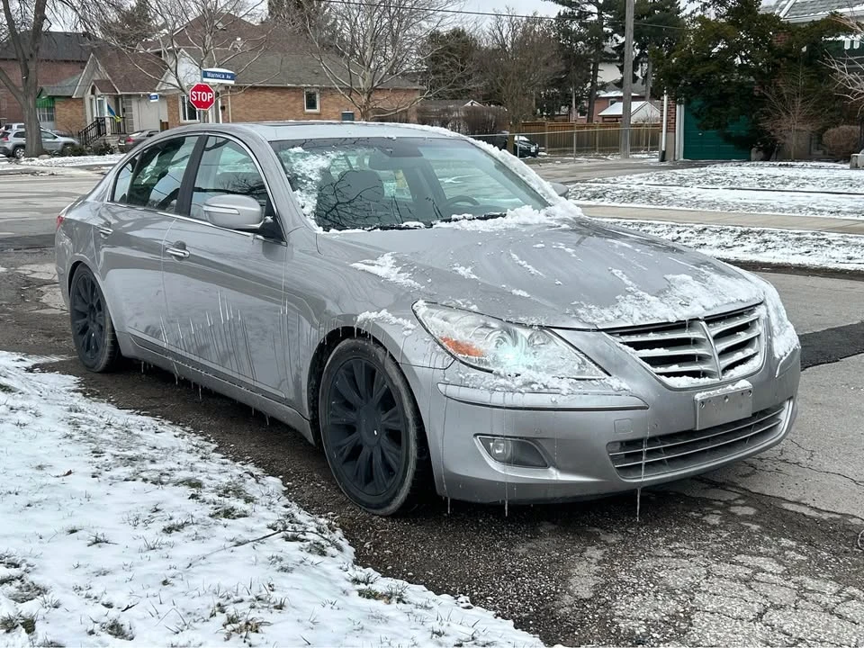 2011 Hyundai Genesis - Image 2 of 10