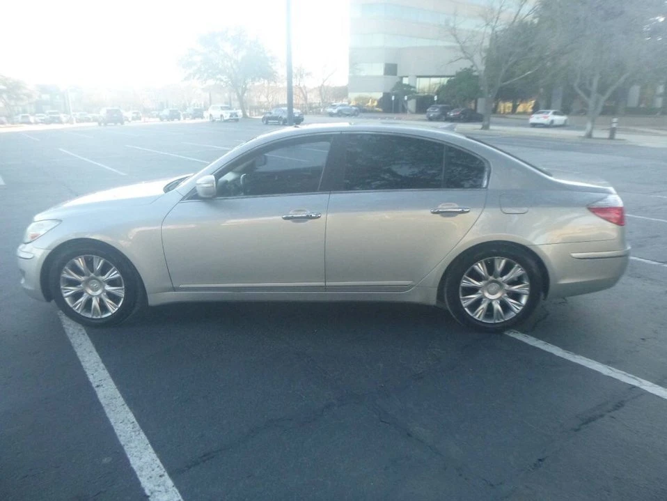 2011 Hyundai Genesis - Image 5 of 20