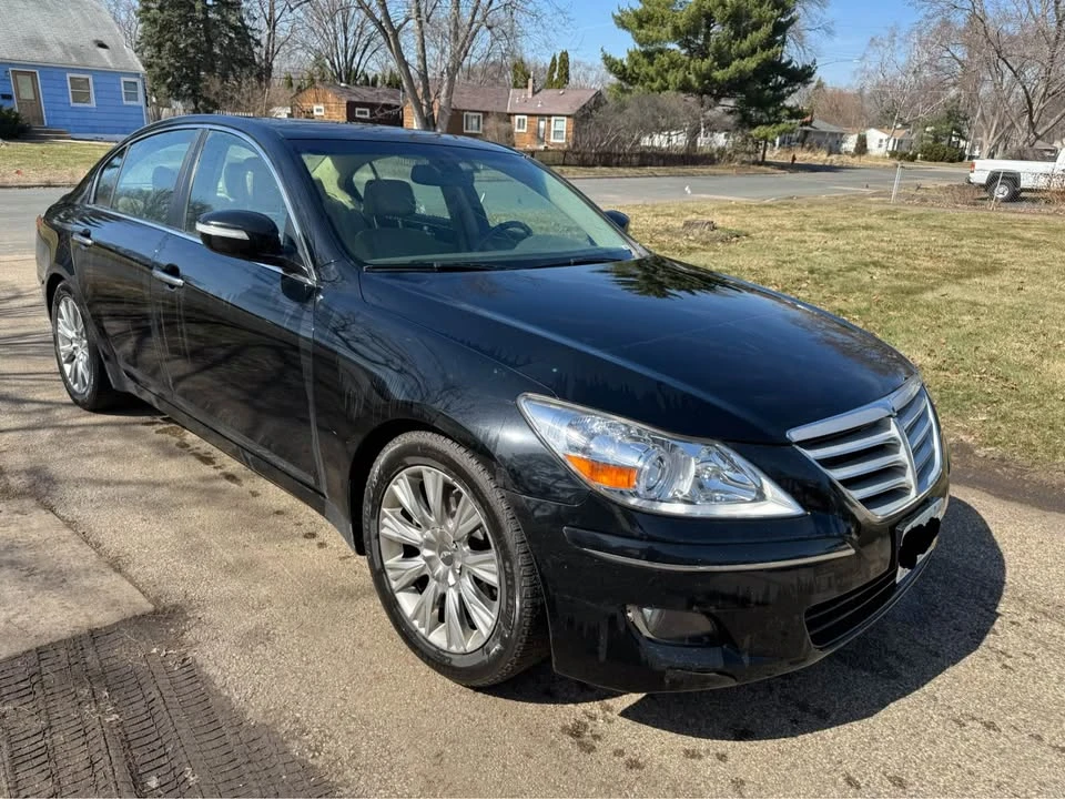2011 Hyundai Genesis - Image 2 of 6