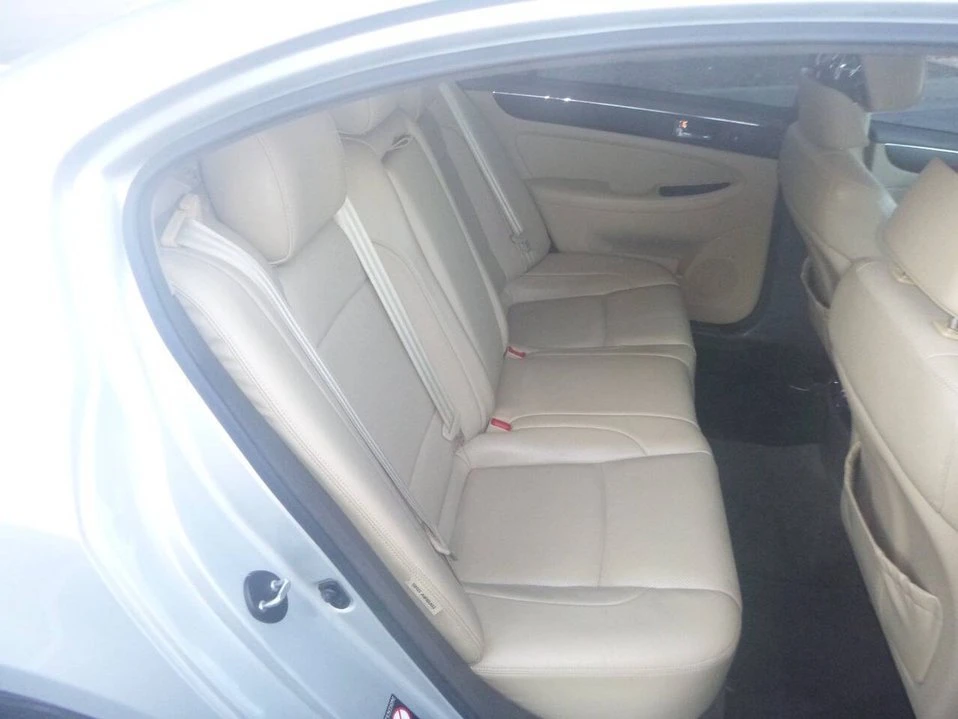 2011 Hyundai Genesis - Image 17 of 20