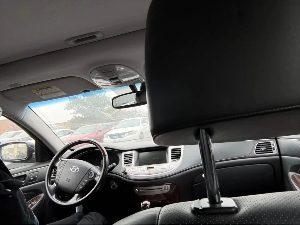 2011 Hyundai Genesis - Image 7 of 7