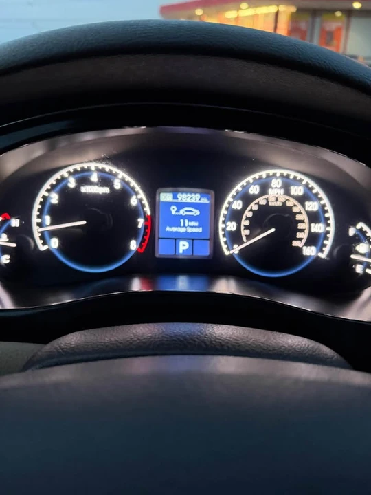 2011 Hyundai Genesis - Image 7 of 11