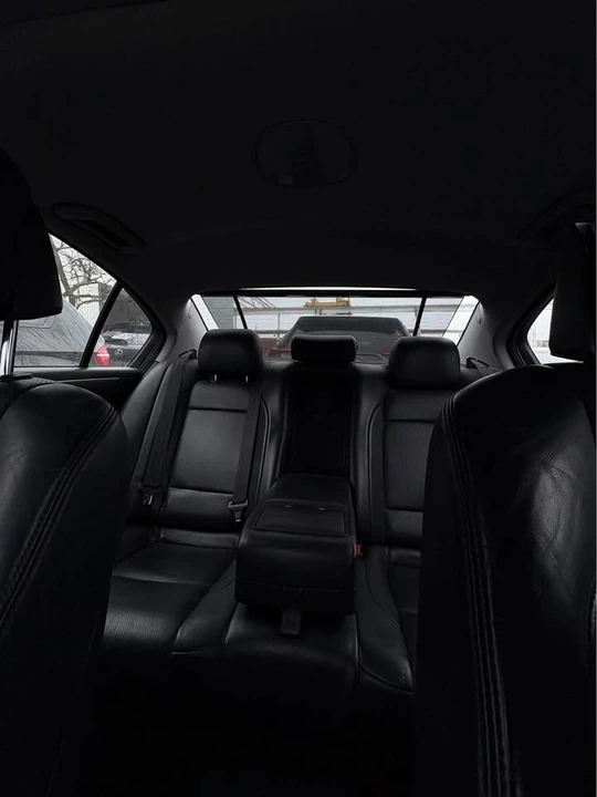 2011 Hyundai Genesis - Image 6 of 7