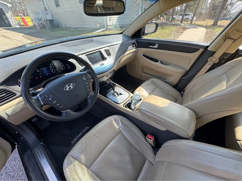 2011 Hyundai Genesis - Image 5 of 6