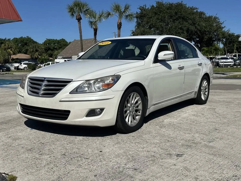 2011 Hyundai Genesis - Image 2 of 20