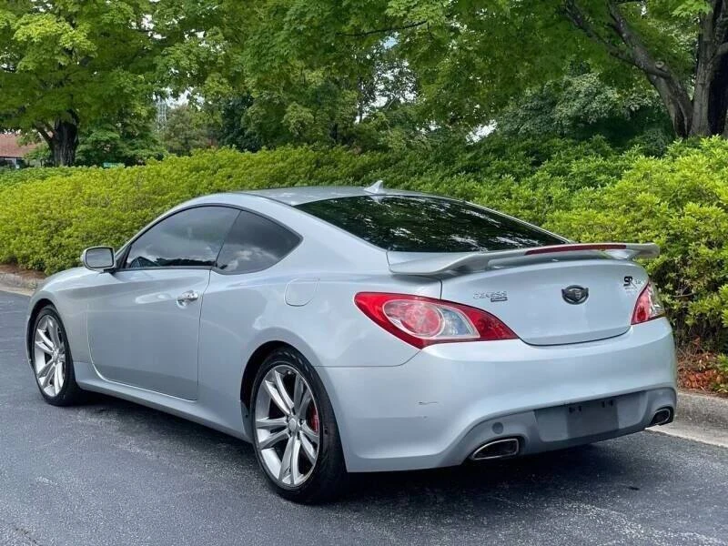 2011 Hyundai Genesis - Image 6 of 7