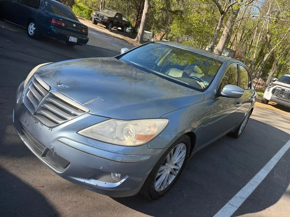 2011 Hyundai Genesis - Image 4 of 10