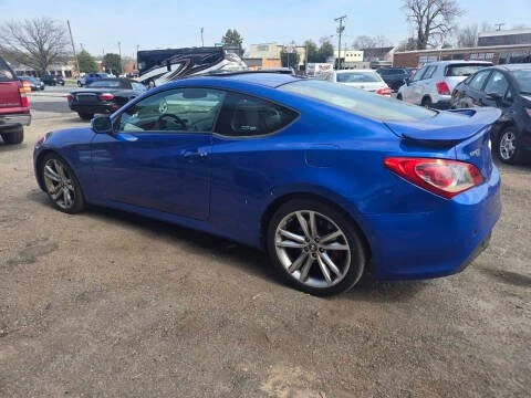 2011 Hyundai Genesis - Image 16 of 17