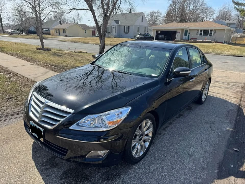 2011 Hyundai Genesis - Image 2 of 6