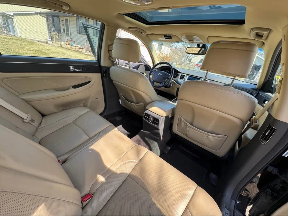 2011 Hyundai Genesis - Image 4 of 6