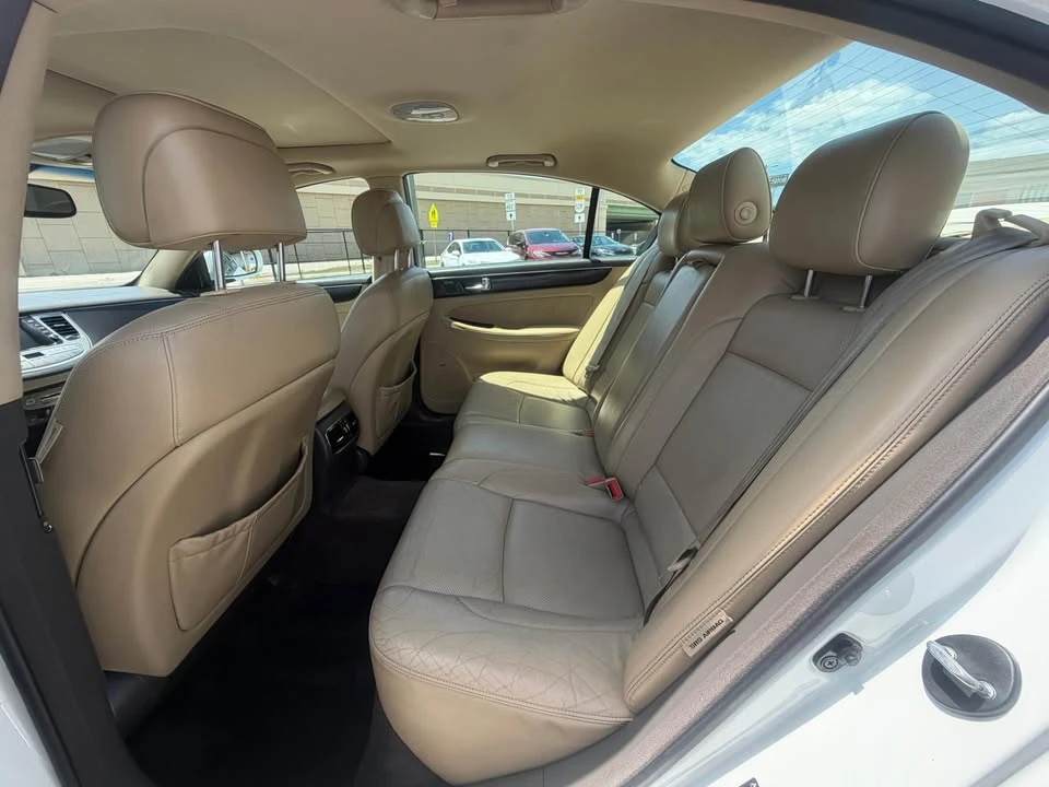 2011 Hyundai Genesis - Image 8 of 16