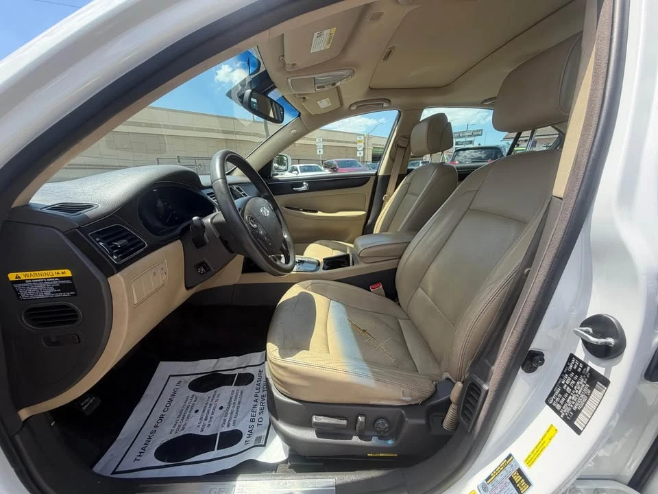 2011 Hyundai Genesis - Image 14 of 16