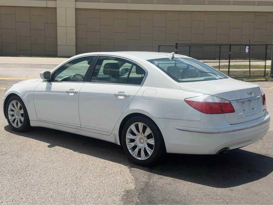 2011 Hyundai Genesis - Image 5 of 16