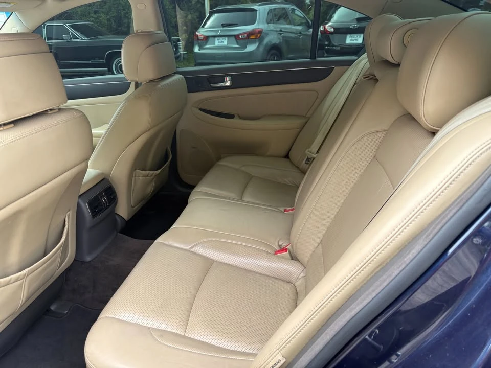 2011 Hyundai Genesis - Image 8 of 20