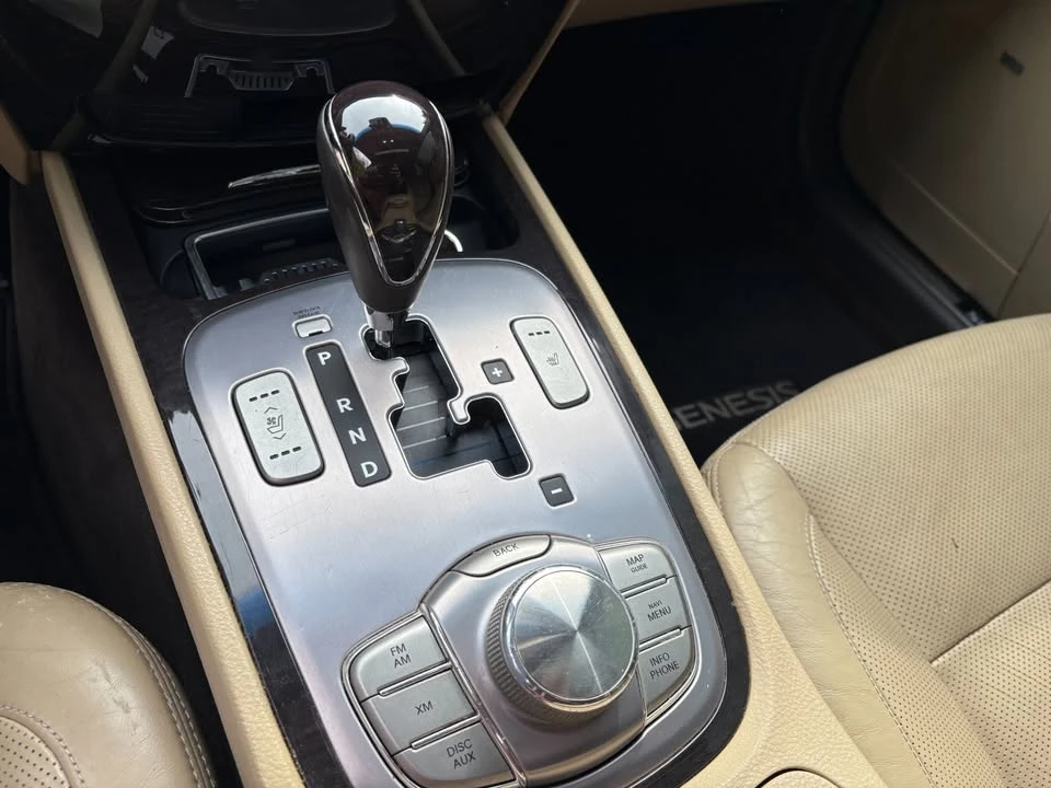 2011 Hyundai Genesis - Image 14 of 20
