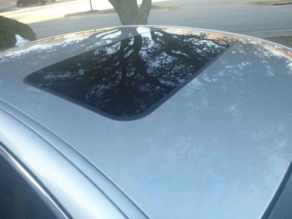 2011 Hyundai Genesis - Image 16 of 20