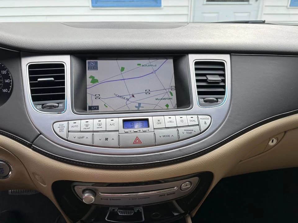 2011 Hyundai Genesis - Image 15 of 20