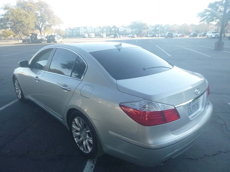 2011 Hyundai Genesis - Image 6 of 20