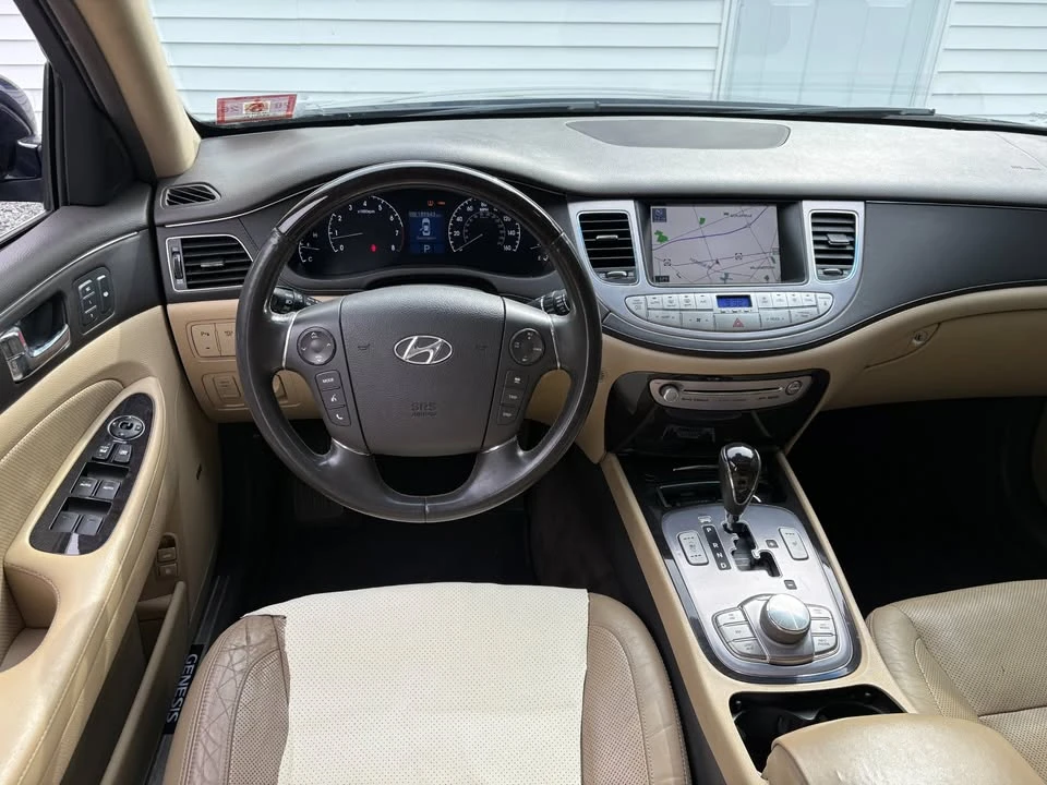 2011 Hyundai Genesis - Image 9 of 20
