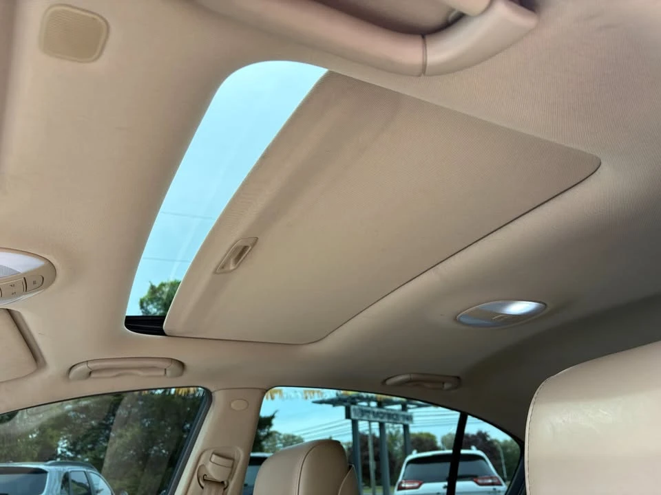 2011 Hyundai Genesis - Image 13 of 20