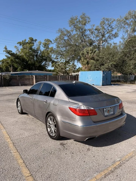 2011 Hyundai Genesis - Image 7 of 12