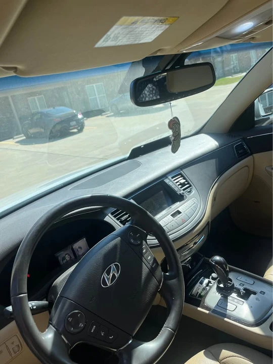 2011 Hyundai Genesis - Image 6 of 7
