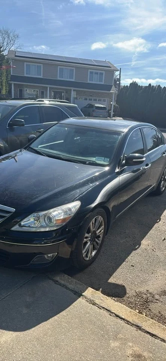 2011 Hyundai Genesis - Image 8 of 9