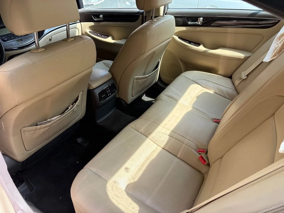 2011 Hyundai Genesis - Image 7 of 7