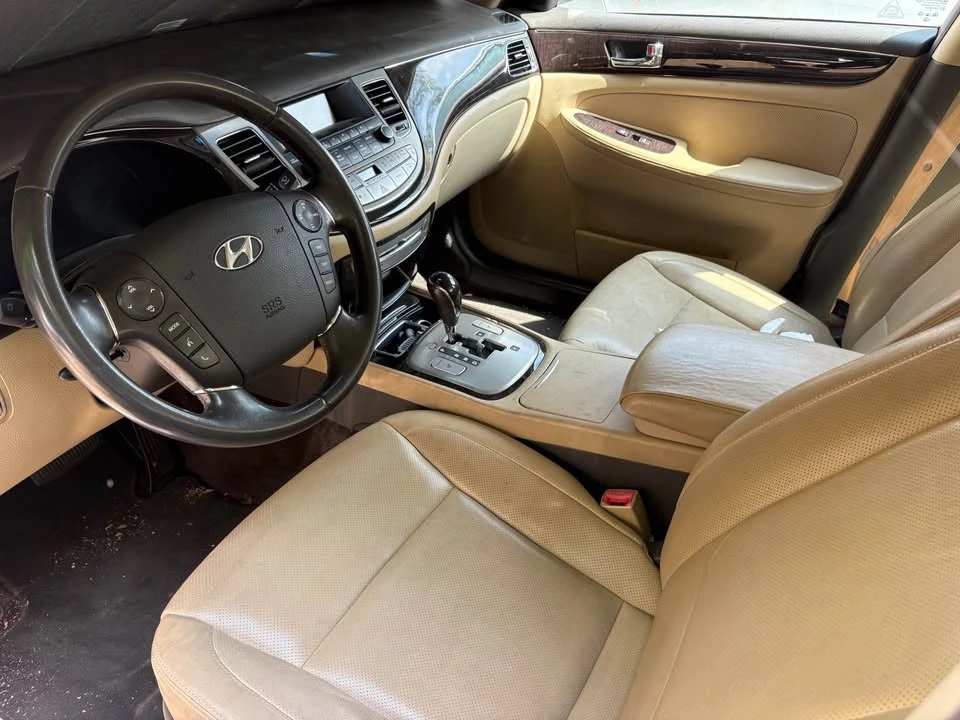 2011 Hyundai Genesis - Image 6 of 7
