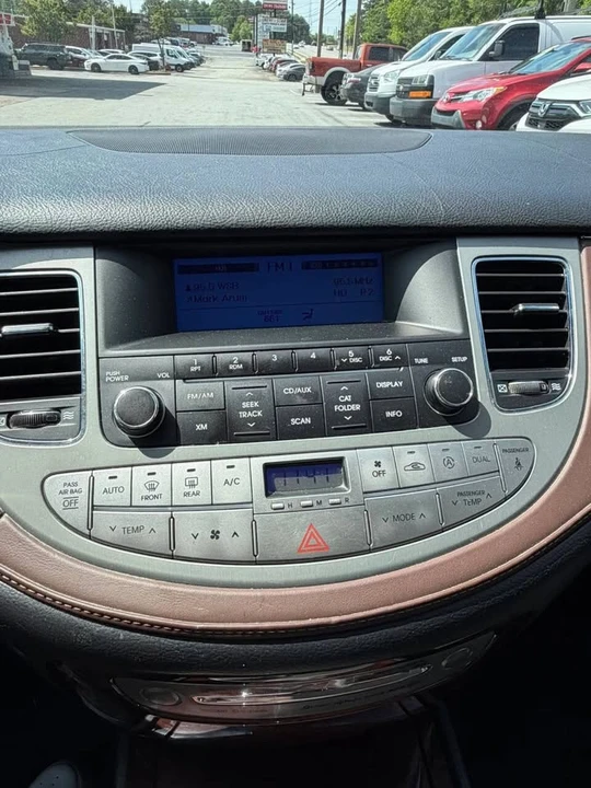 2011 Hyundai Genesis - Image 11 of 17