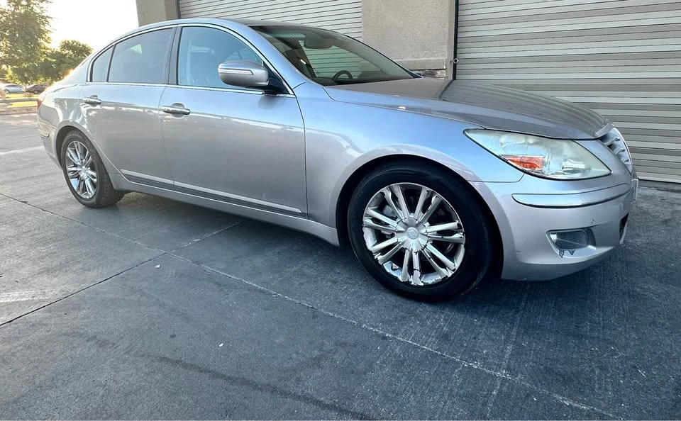 2011 Hyundai Genesis - Image 7 of 10