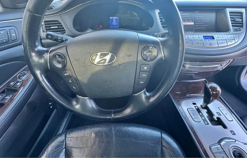 2011 Hyundai Genesis - Image 10 of 10