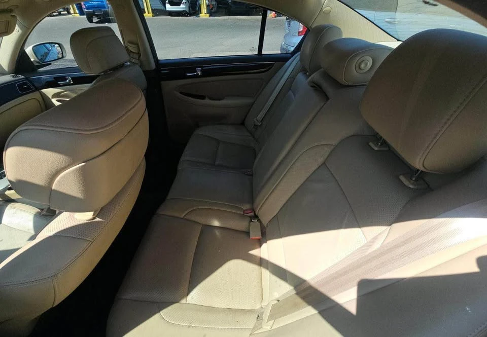 2011 Hyundai Genesis - Image 8 of 9