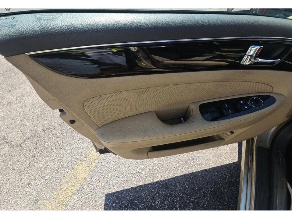 2011 Hyundai Genesis - Image 11 of 17