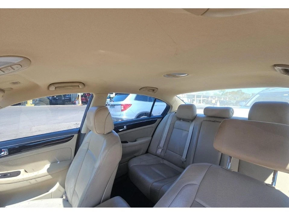 2011 Hyundai Genesis - Image 16 of 17