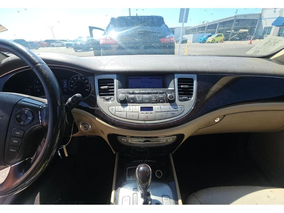 2011 Hyundai Genesis - Image 13 of 17