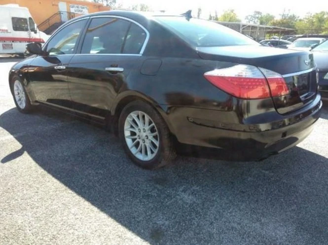 2011 Hyundai Genesis - Image 4 of 8