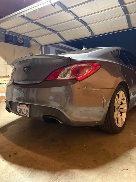 2011 Hyundai Genesis - Image 14 of 15