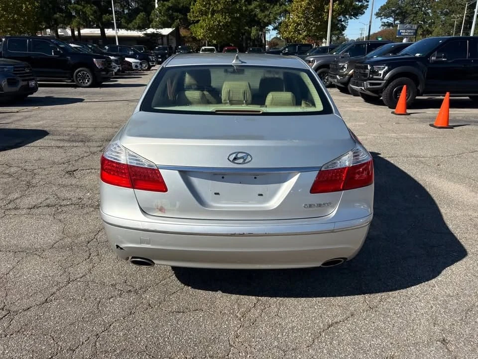 2011 Hyundai Genesis - Image 7 of 17