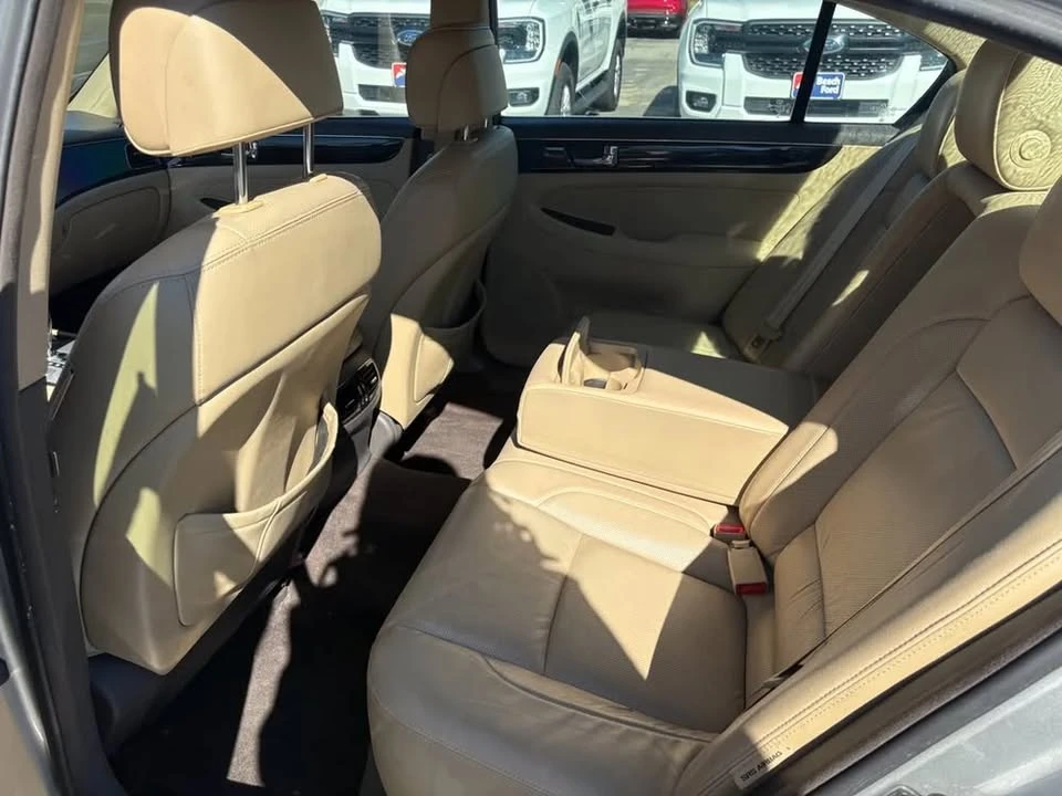2011 Hyundai Genesis - Image 11 of 17
