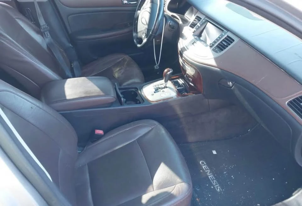 2011 Hyundai Genesis - Image 3 of 3