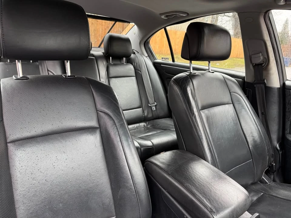 2011 Hyundai Genesis - Image 11 of 16