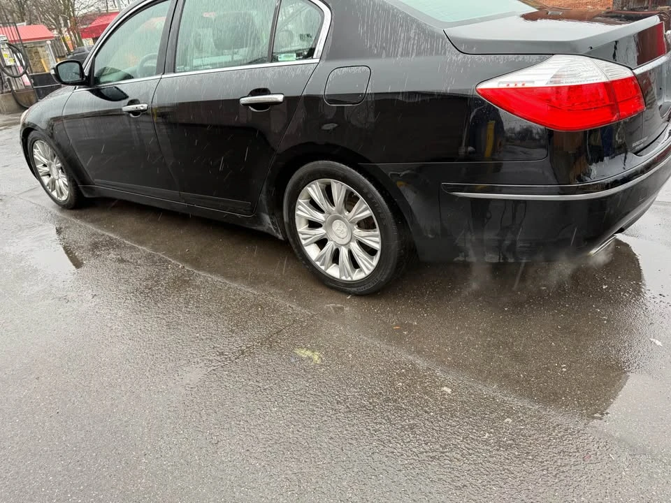 2011 Hyundai Genesis - Image 3 of 16