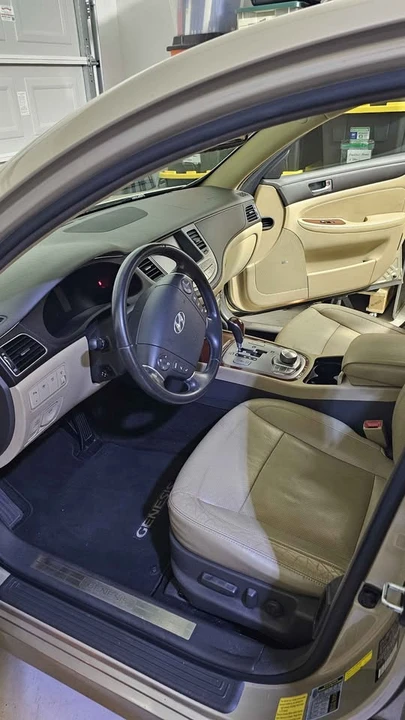 2011 Hyundai Genesis Coupe - Image 7 of 10