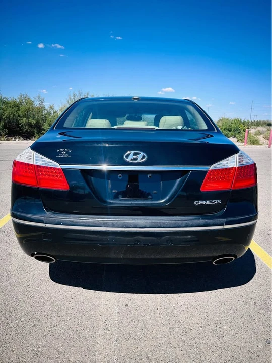 2011 Hyundai Genesis - Image 4 of 17